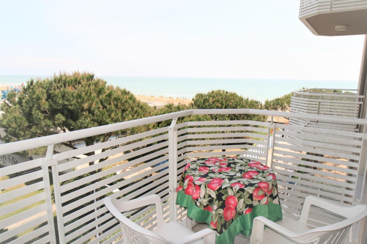 Brioni Fronte Mare Leilighet Lido di Jesolo Eksteriør bilde